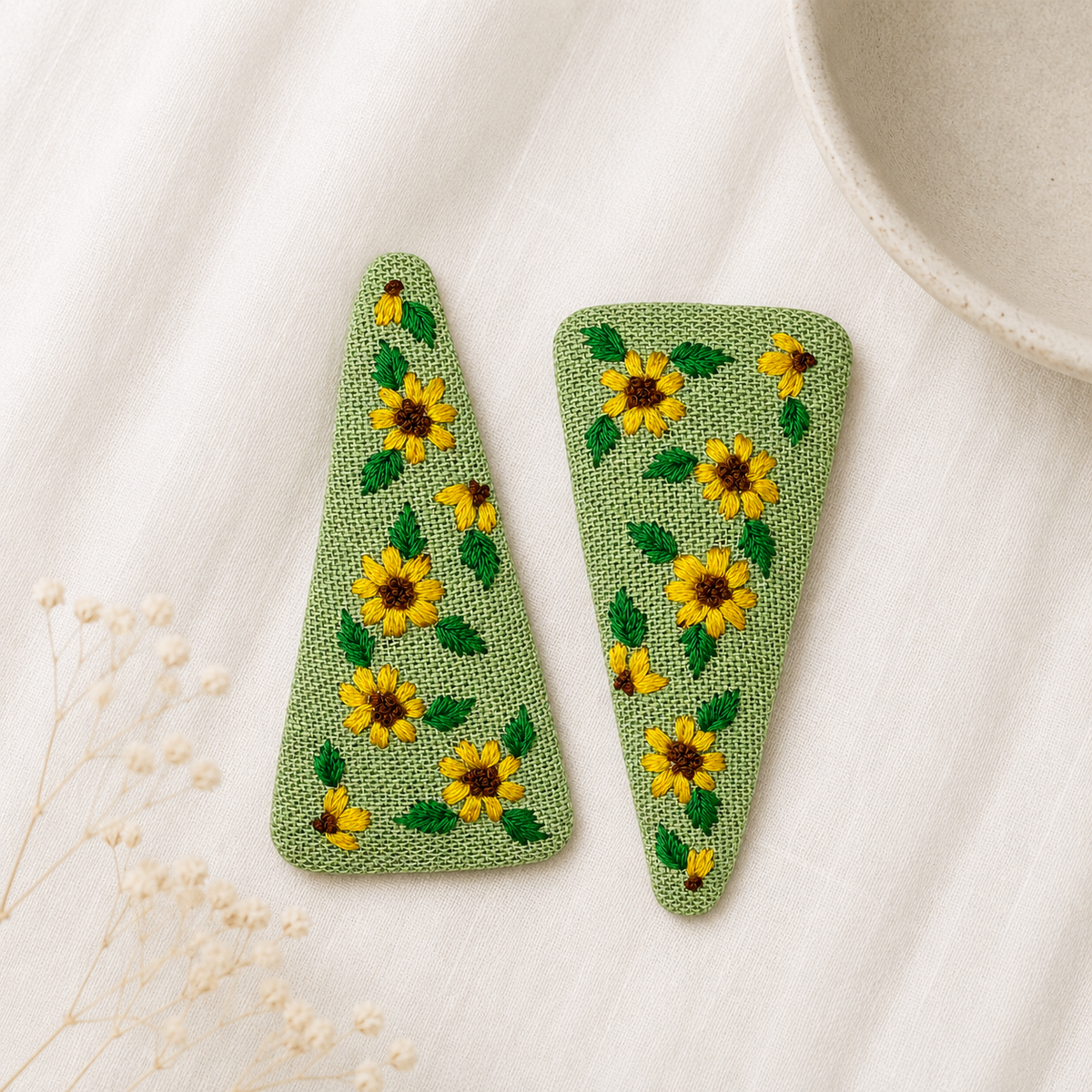 Handmade Embroidered Sunflower, Green Linen Hair Snap Clips, Triangle, 2.76 in. (Pack of 2)