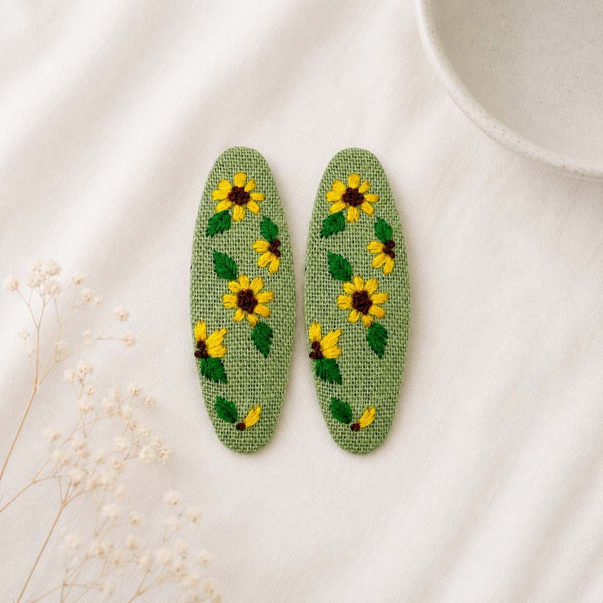 Handmade Embroidered Sunflower, Green Linen Hair Snap Clips, Oval, 2.36 in. (Pack of 2)